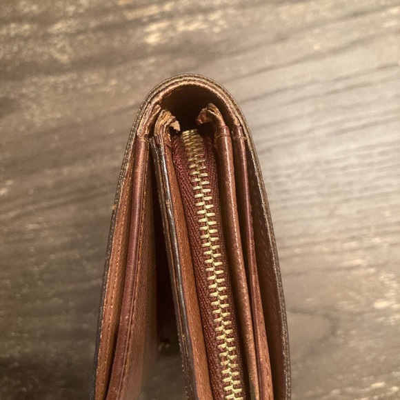 Authentic Louis Vuitton compact monogram wallet - Picture 2 of 14